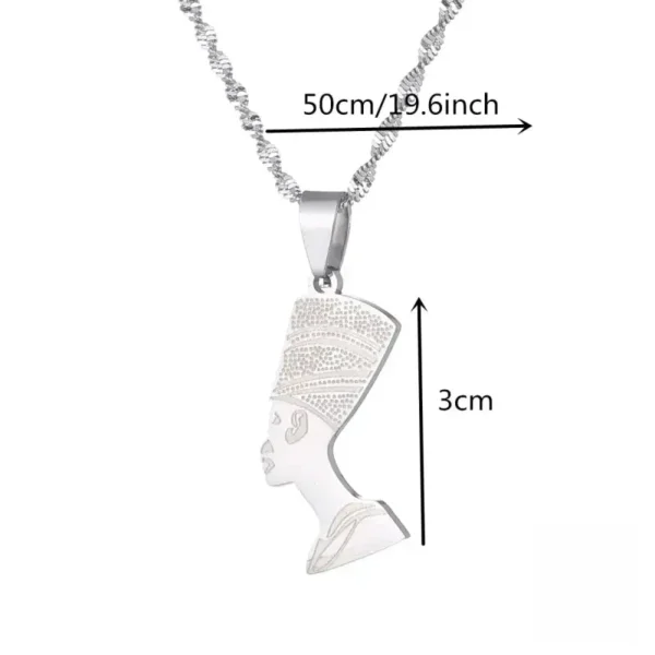 Collier unique, hommage à l'héritage de Néfertiti en Afrique