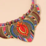 Accessoire tribal unique, idéal pour un look original