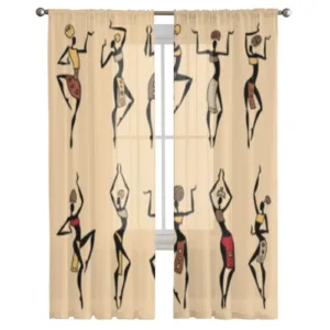Double rideaux transparents avec danseurs africains en déco