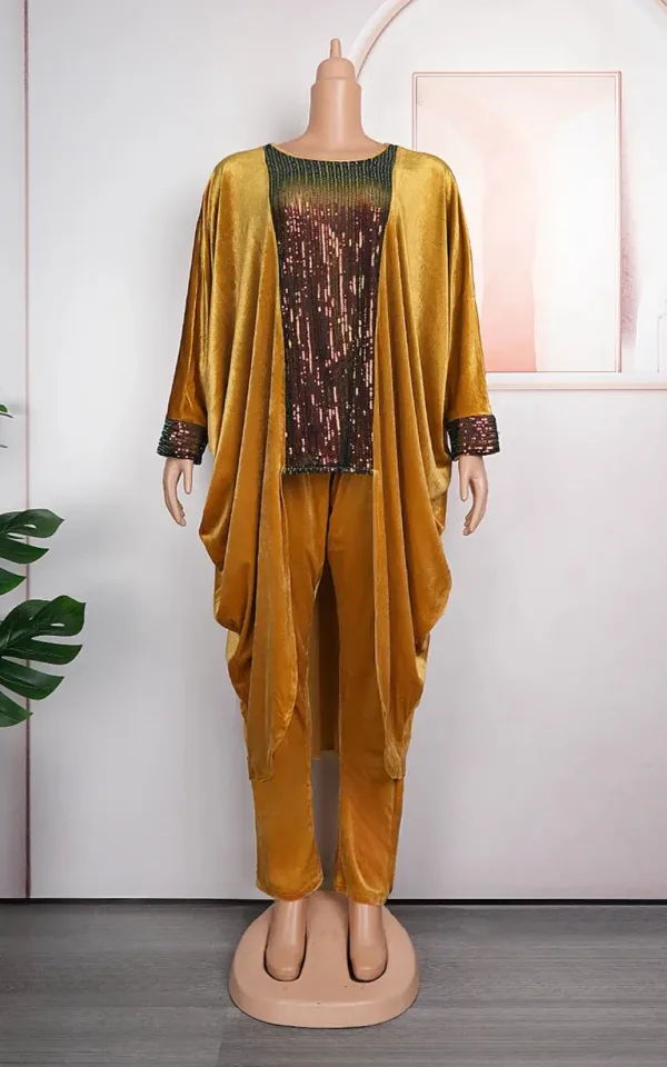 Tenue traditionnelle avec touche brillante