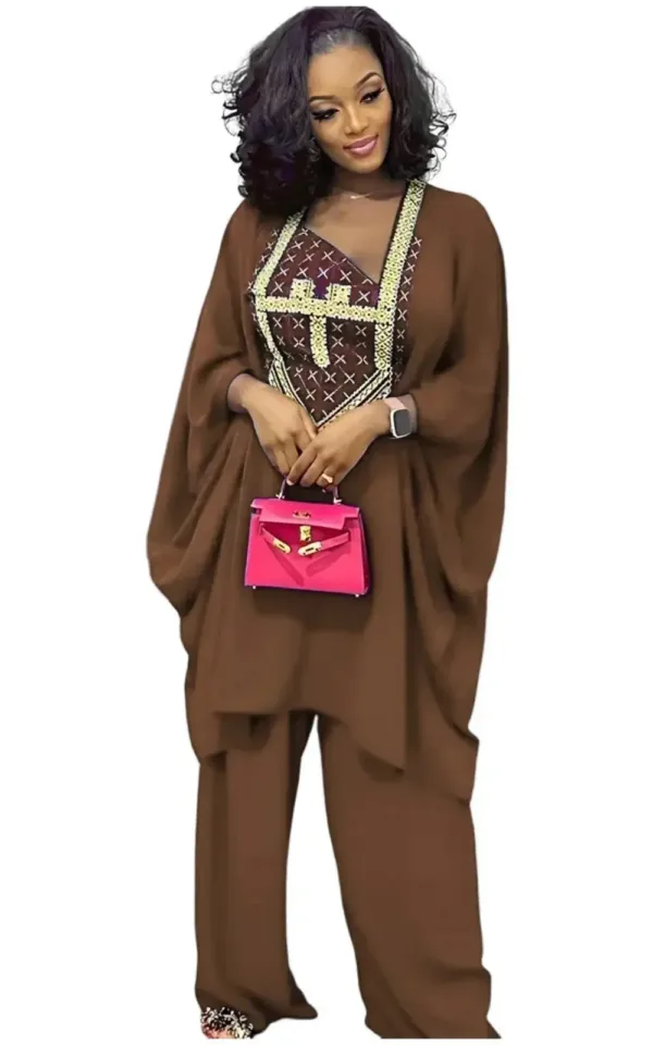 Vêtement féminin africain au design riche et coloré