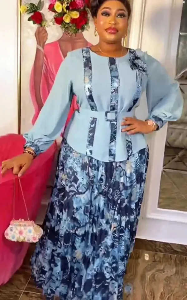 Tenue de soirée colorée inspirée de l'Afrique
