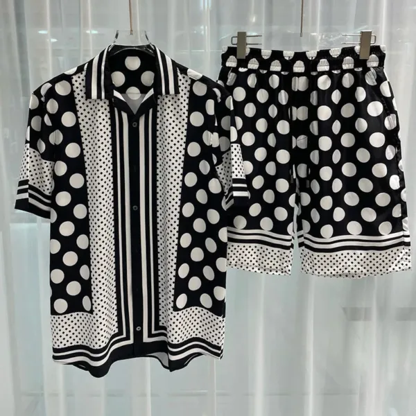 Chemise à motifs africains, élégance décontractée