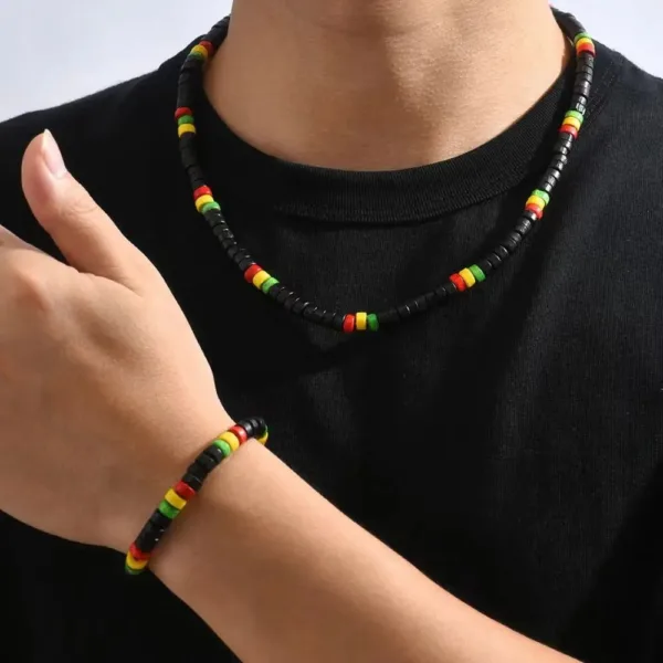 Collier Africain coloré avec des perles vertes et jaunes