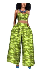 Tenue contemporaine en pagne pour femmes