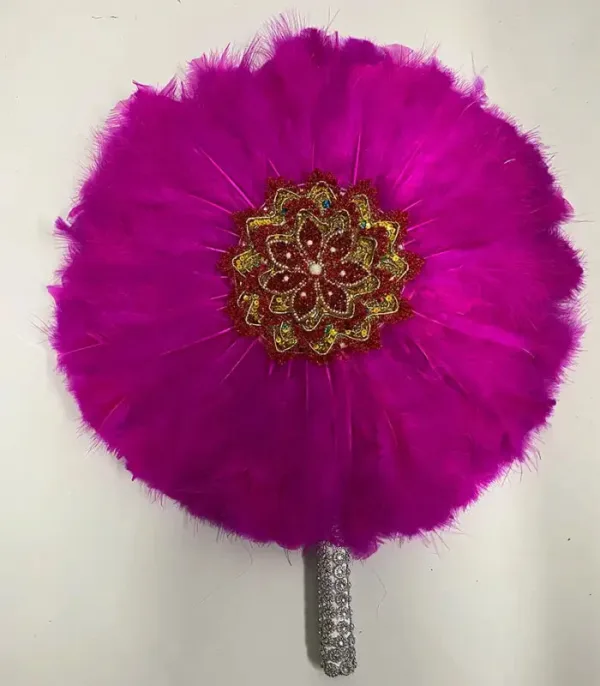 Accessoire ethnique : éventail en plume