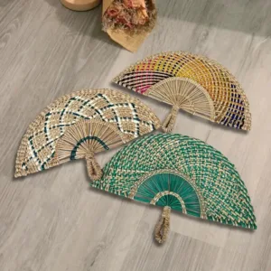 Éventail africain en fibres naturelles