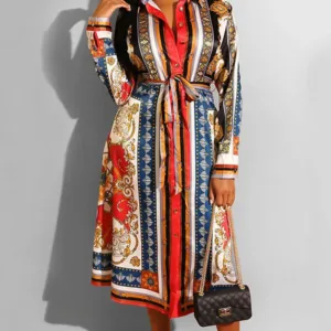 Robe africaine femme élégante et colorée