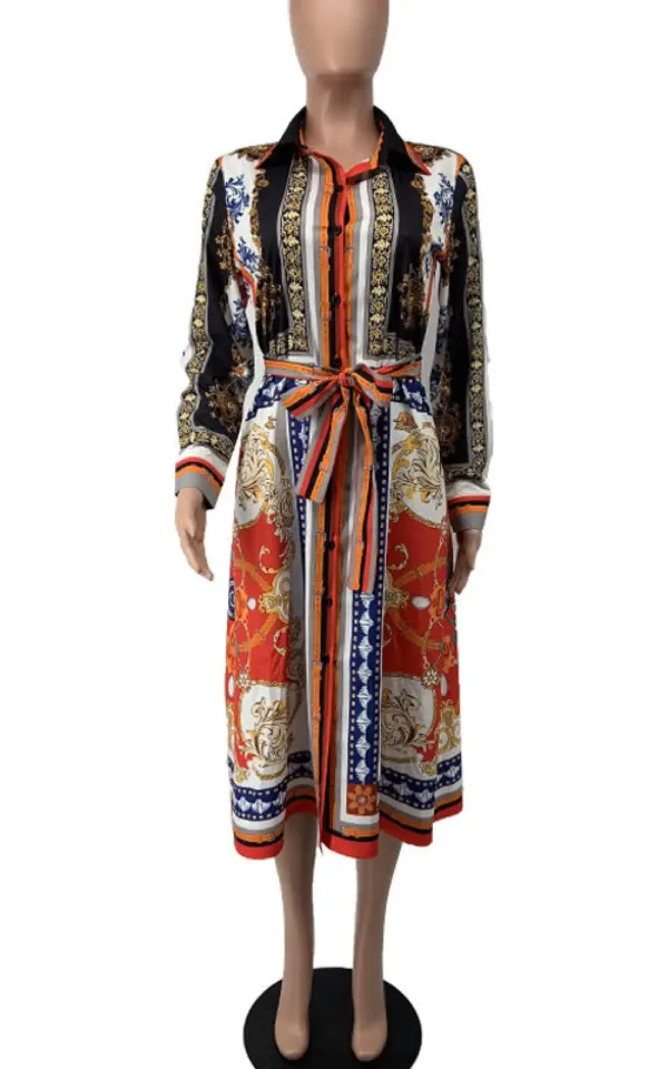 Robe africaine avec motifs traditionnels vibrants