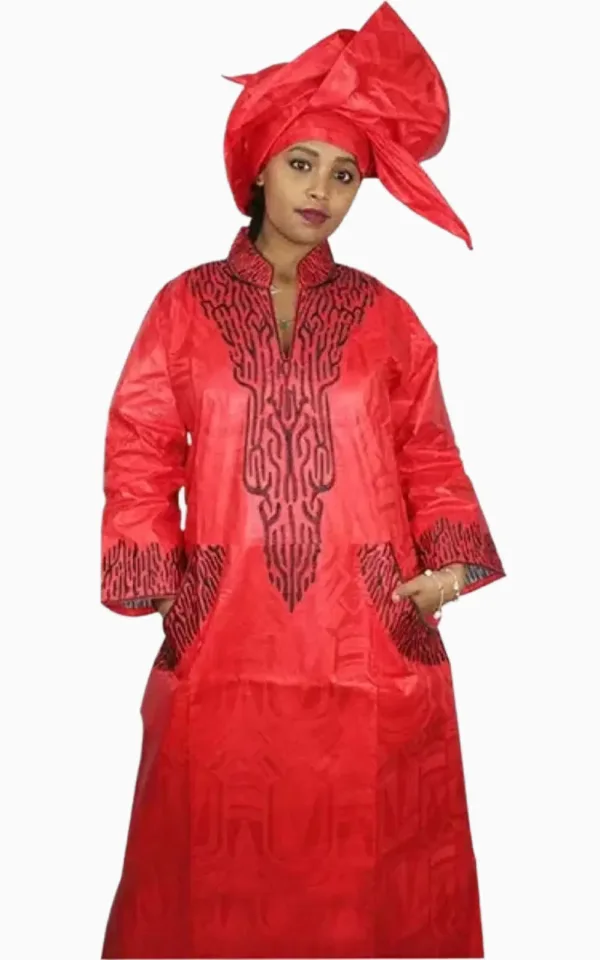Modèle de boubou pour femme, coupe moderne et raffinée