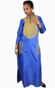 Boubou africain femme avec motifs traditionnels vibrants