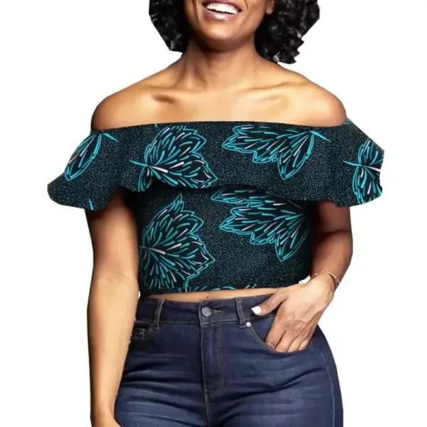 Haut féminin en tissu wax avec motifs culturels