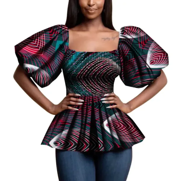 Haut femme aux motifs ethniques originaux