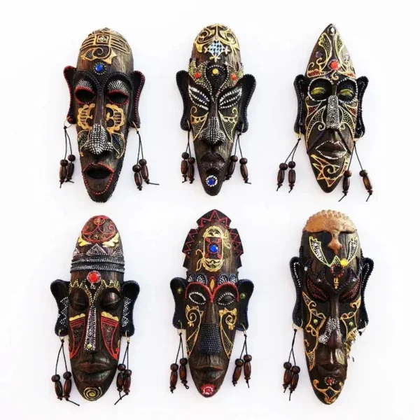 Masque Africain stylisé pour décoration intérieure