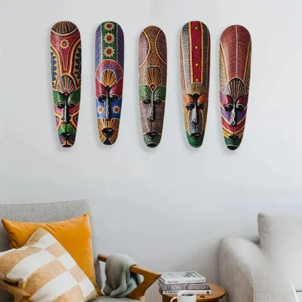 Masque décoratif moderne, inspiré de la culture africaine