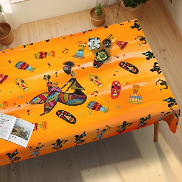 Nappe unique aux motifs ethniques pour ambiance chaleureuse