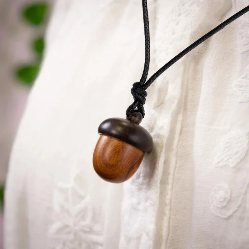 Pendentif en bois africain, style naturel
