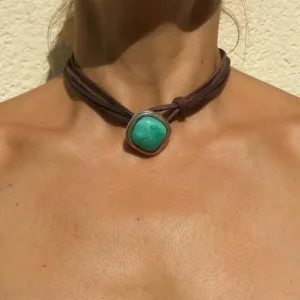 Bijou Afrique en pierre, symbole de culture et d'élégance