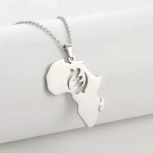 Pendentif africain en métal argenté Amazigh