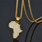 Carte de l'Afrique en pendentif orné de diamant