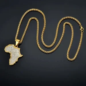 Pendentif en argent représentant la carte de l'Afrique