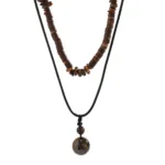 Pendentif en bois africain avec perle naturelle