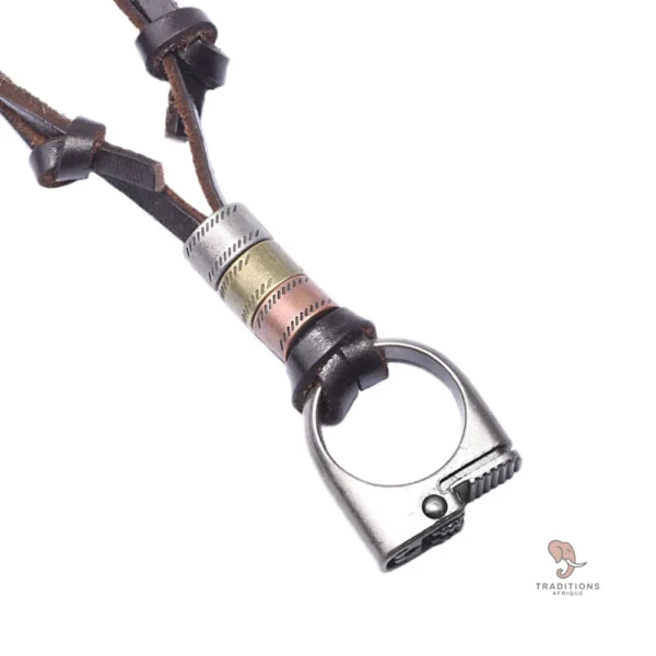 Bijou artisanal pendant inspiré de la culture africaine