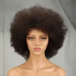 Perruque afro avec frange pour un look tendance