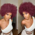 Faux cheveux afro frisés avec frange moderne
