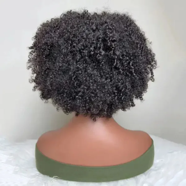 Coiffure Afro Brésilienne offrant un look chic et tendance