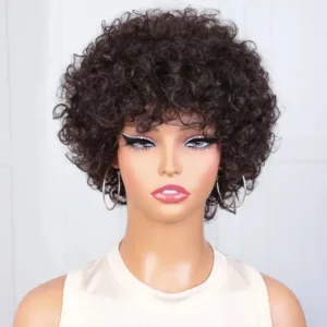Coiffure Afro courte, parfaite pour toutes occasions