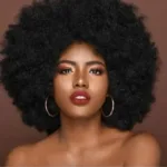 Perruque Afro Géante au style volumineux et audacieux