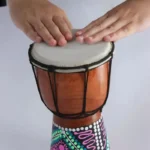 Petit Djembe naturel, son chaud et mélodieux