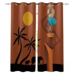 Tissu africain pour rideaux dans un salon accueillant