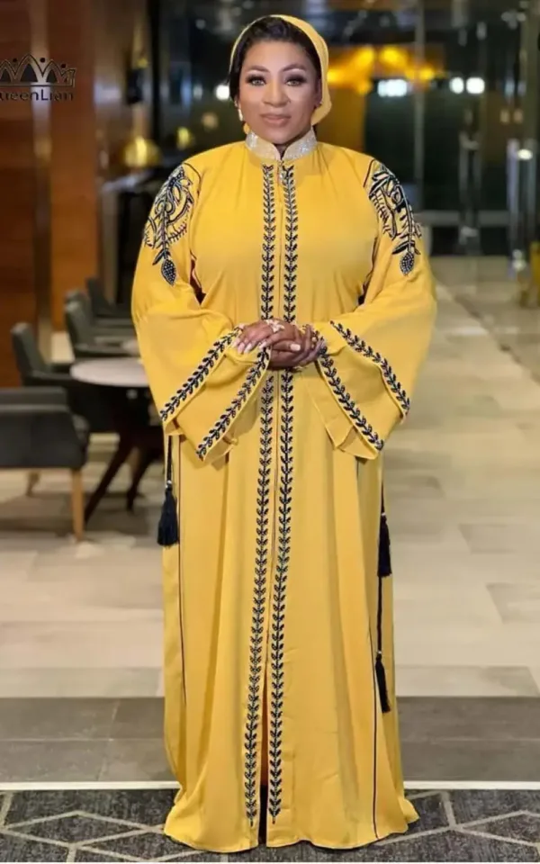 Robe féminine africaine en jaune lumineux