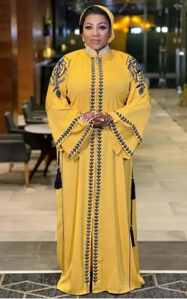 Robe femme jaune, style africain brodé
