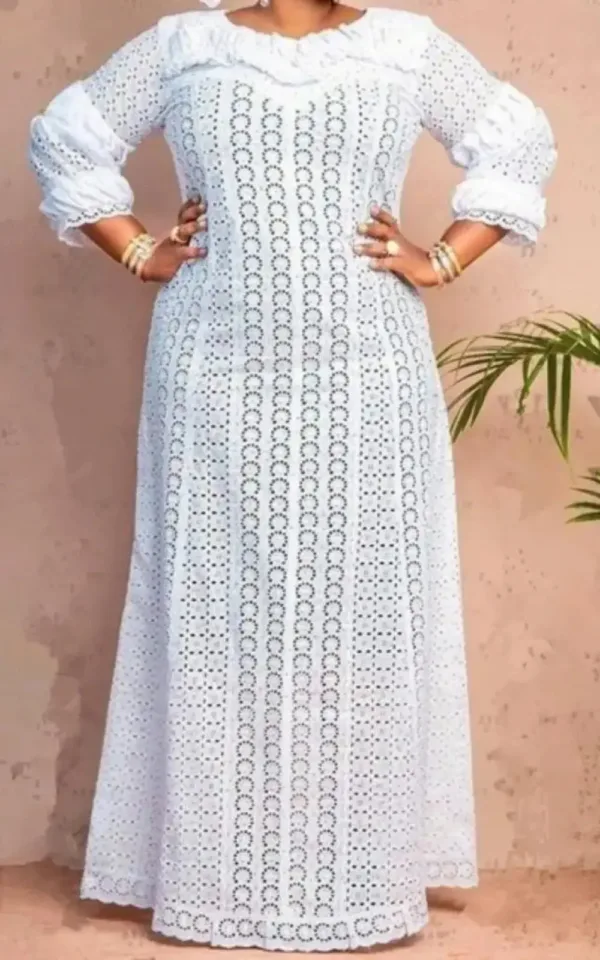 Variantes de robe africaine blanche pour occasions festives