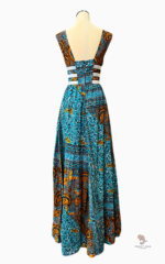 Vêtement traditionnel africain : robe décolletée pour femme