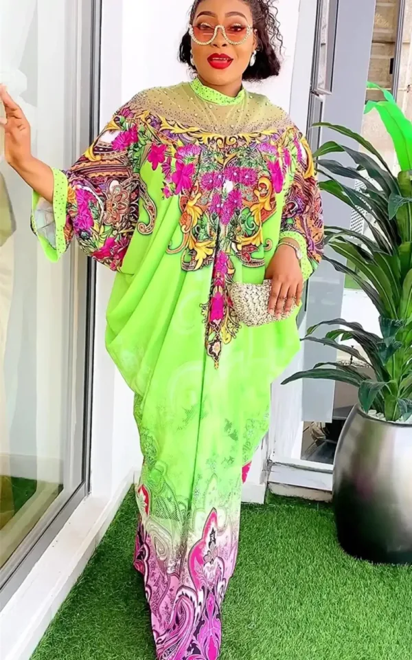 Robe femme aux motifs africains, couleurs vives