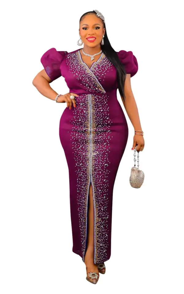 Robe féminine aux motifs africains colorés, manches courtes
