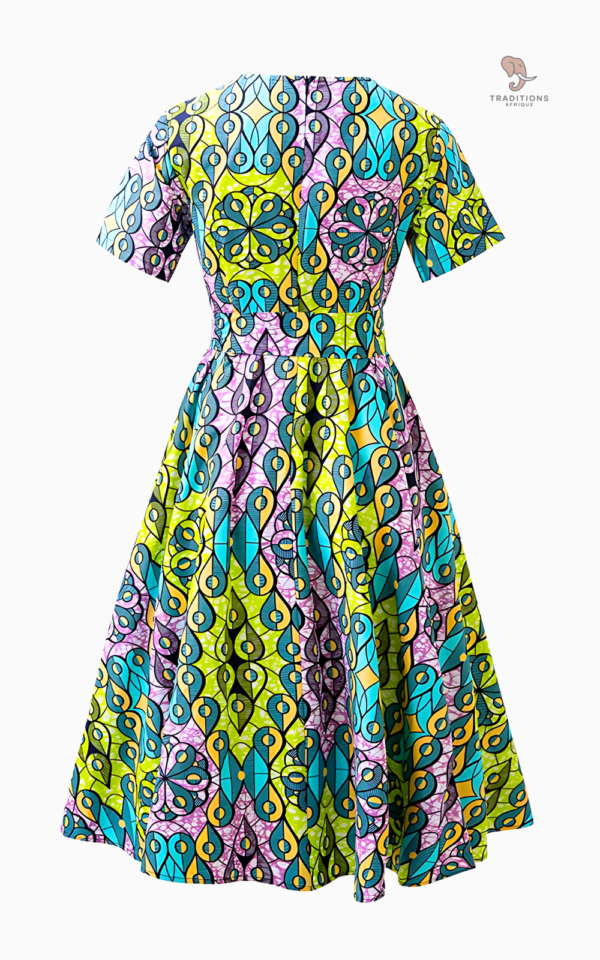 Robe femme avec motifs africains colorés
