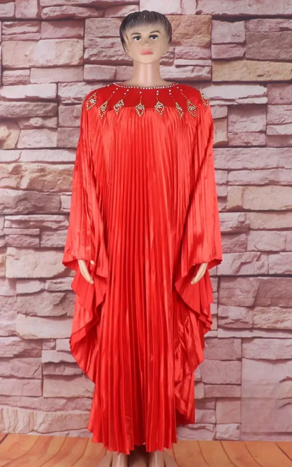 Style contemporain avec robe africaine perlée pour femmes