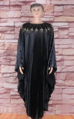 Robe en tissu africain avec décorations de perles