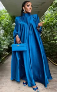 Mode africaine : robe femme unie