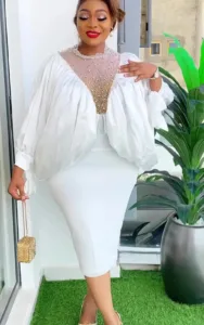 Robe jaune inspirée de l'Afrique, élégante et colorée