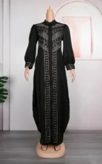 Robe longue noire au style africain