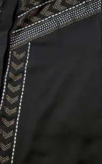 Tenue féminine africaine en noir