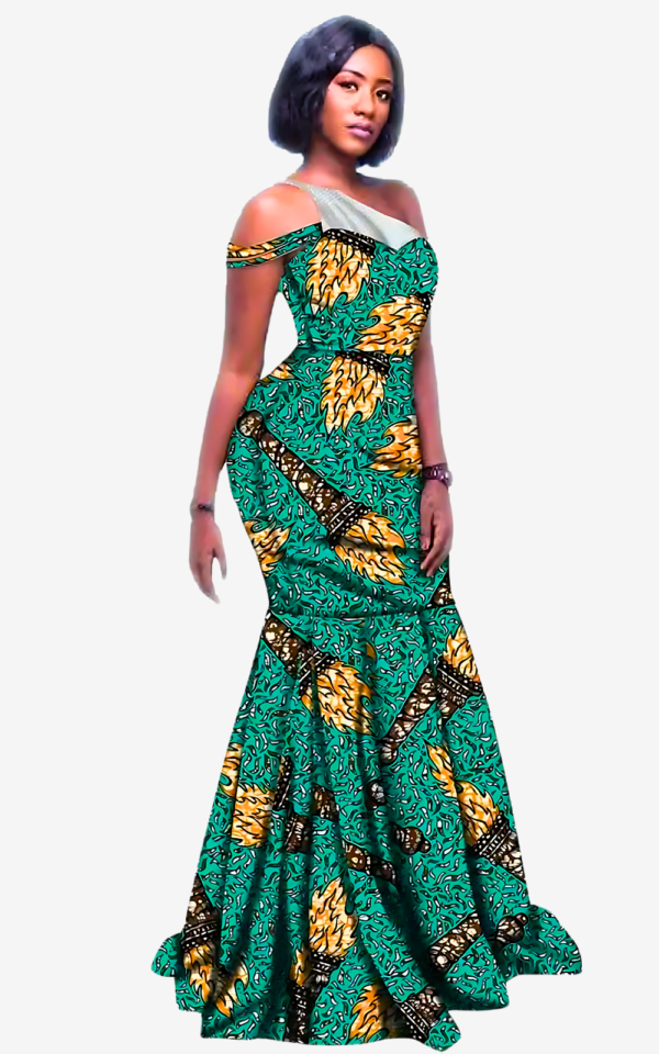 Robe féminine avec design africain contemporain