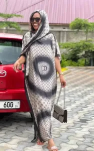 Robe femme d'inspiration africaine, couleurs vives