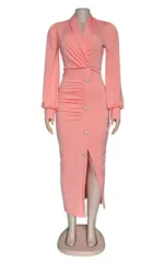 Élégante robe africaine rose pour occasions spéciales